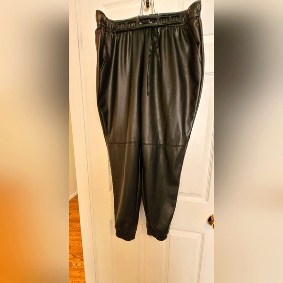 Vegan leather joggers Sz XL - Picture 2 of 5
